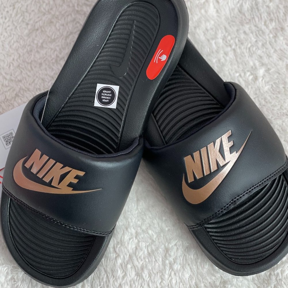 Nike Women's Victori One Slide - Black/Red Bronze Size 6